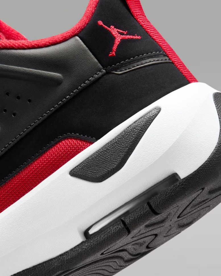 Кроссовки Nike JORDAN MAX AURA 7 HQ2091-105