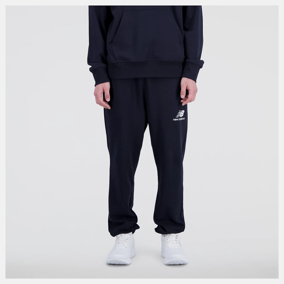 Брюки New Balance Essentials Stacked Logo French Terry Sweatpant MP31539-BK в Екатеринбурге  в Екатеринбурге 