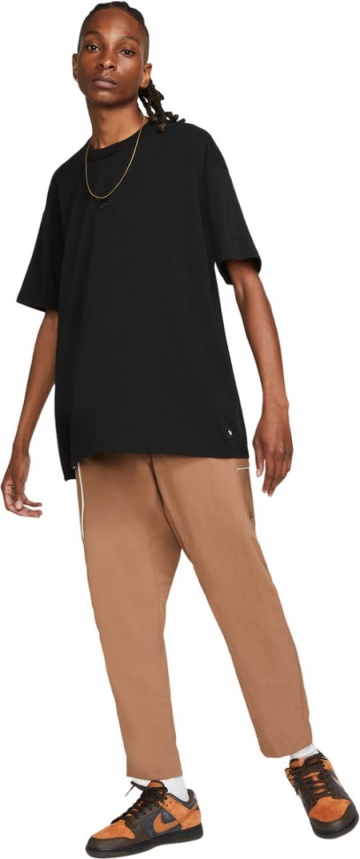 Футболка Nike M NSW PREM ESSNTL SUST TEE DO7392-010 в Екатеринбурге  в Екатеринбурге 