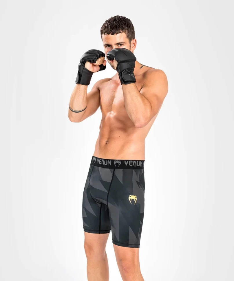 Шорты Venum компрессионные Razor Vale Tudo Shorts - Black/Gold ven04674-126 в Екатеринбурге  в Екатеринбурге 