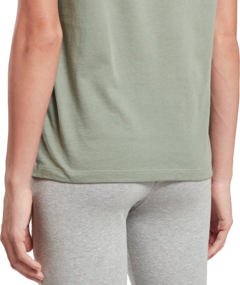 Футболка Reebok TE GRAPHIC TEE - VECTOR HT6185 в Екатеринбурге  в Екатеринбурге 