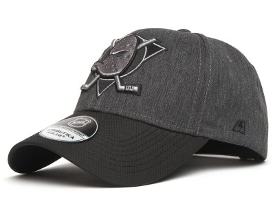 Бейсболка ATRIBUTIKA &amp; CLUB Anaheim Ducks, серо-черн. 31545