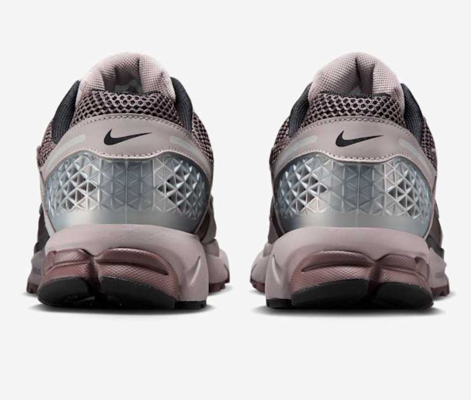 Кроссовки Nike ZOOM VOMERO 5 FB9149-005