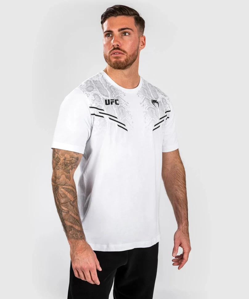Футболка Venum UFC Adrenaline by Venum Replica Men’s Short-sleeve Thirt - White VNMUFC-00202-002 в Екатеринбурге  в Екатеринбурге 