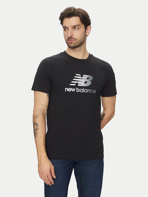 Футболка New Balance Sport Essentials Gradient Logo MT51503BK в Екатеринбурге в Екатеринбурге