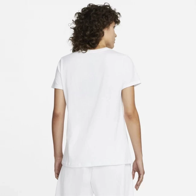 Футболка Nike W NSW CLUB TEE DN2393-100 в Екатеринбурге  в Екатеринбурге 