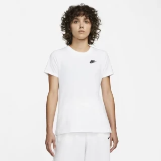 Футболка Nike W NSW CLUB TEE DN2393-100 в Екатеринбурге  в Екатеринбурге 