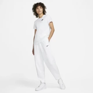 Футболка Nike W NSW CLUB TEE DN2393-100 в Екатеринбурге  в Екатеринбурге 