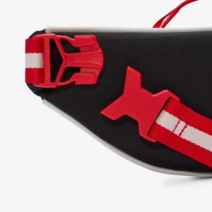 Сумка Nike NK HERITAGE S WSTPCK - RETRO Черный DR6266-015