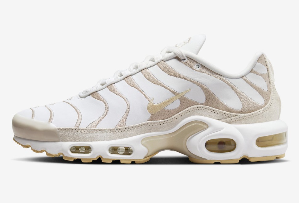 Nike air max plus white and gold sales