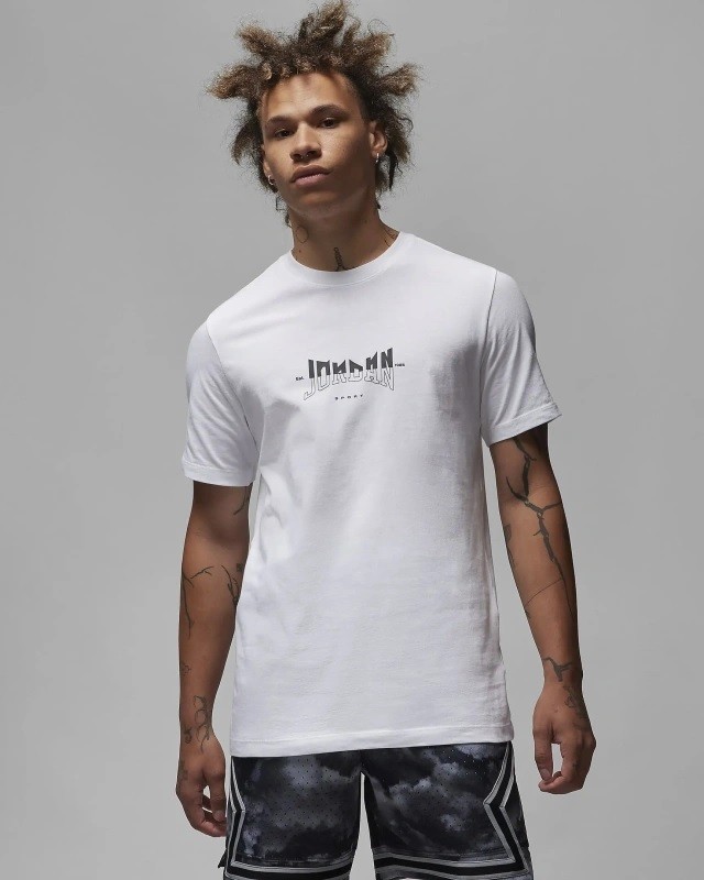 Футболка Nike J Sprt Gfx Ss Crew FD7001-100 в Екатеринбурге  в Екатеринбурге 
